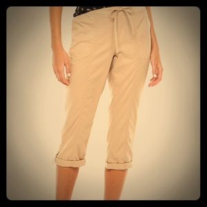 SO khaki cargo capris 100% cotton adjustable